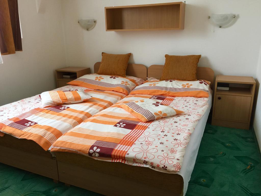 Akacliget Gyogy-Es Strandfuerdo Karcag Room photo